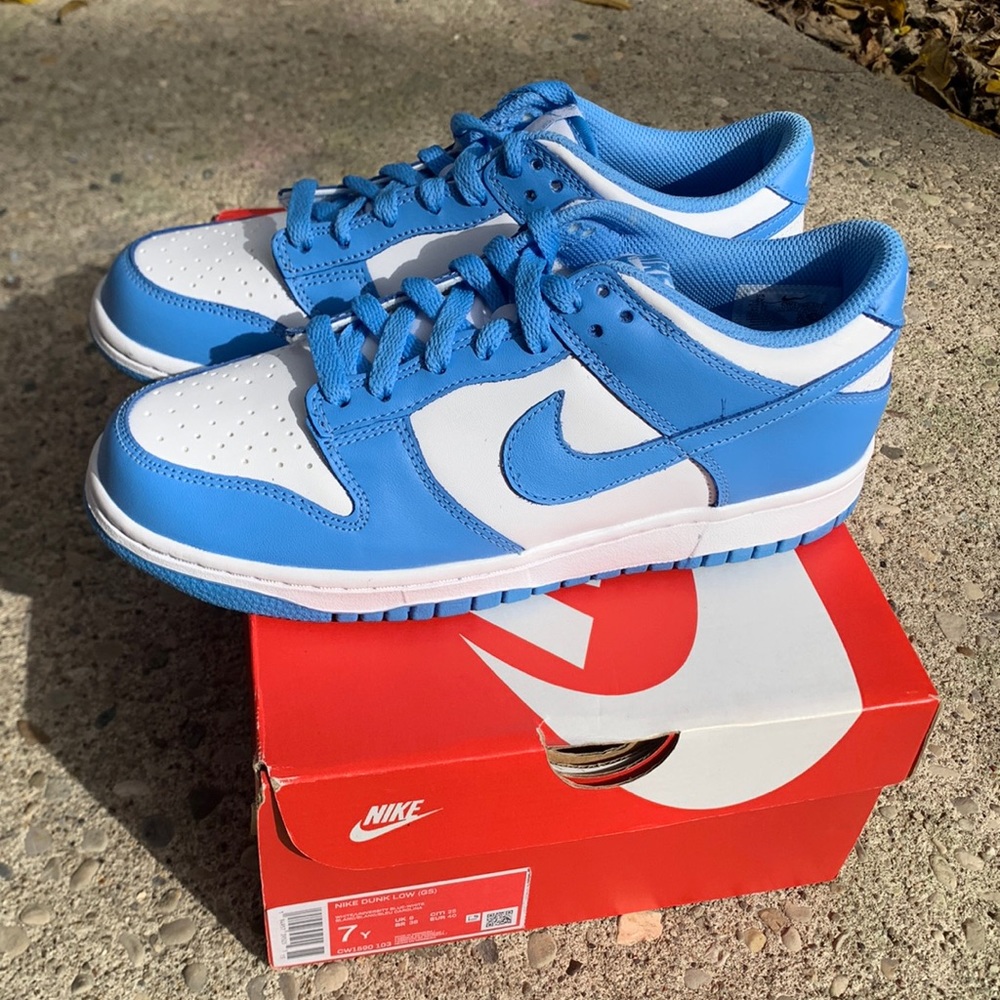 NEW Nike Dunk Low University Blue UNC 7Y/8.5 women - Picture 3 of 17